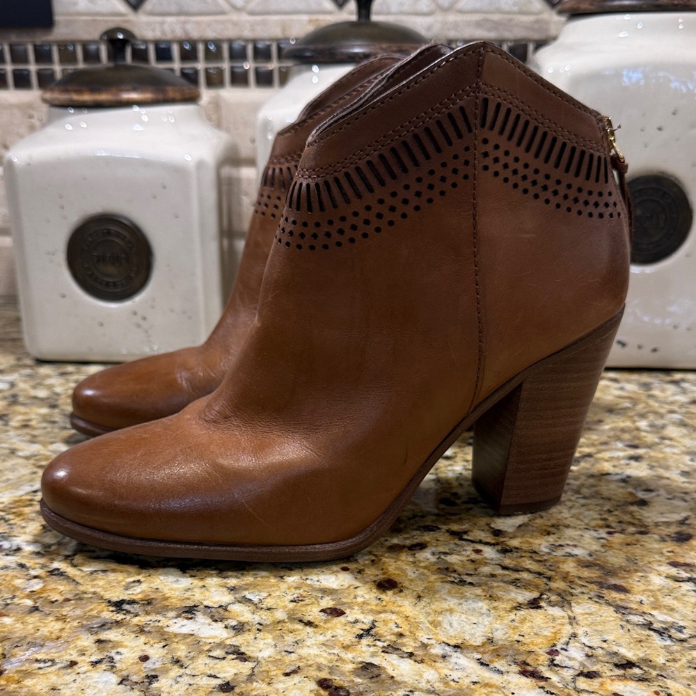 Vince Camuto Fetter ankle boots